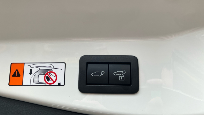 Toyota C-HR 2.0 PHEV Design 5dr CVT Hatchback